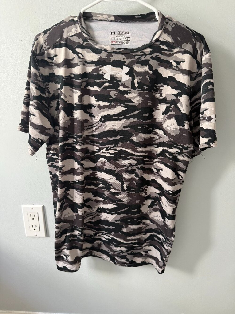 Under Armour Compression HeatGear short sleeve shirt MENS 2XL CAMO